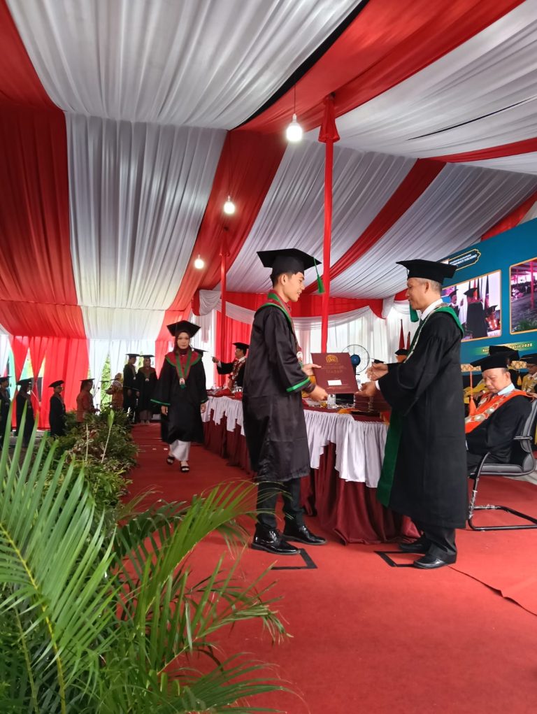 wisuda 2